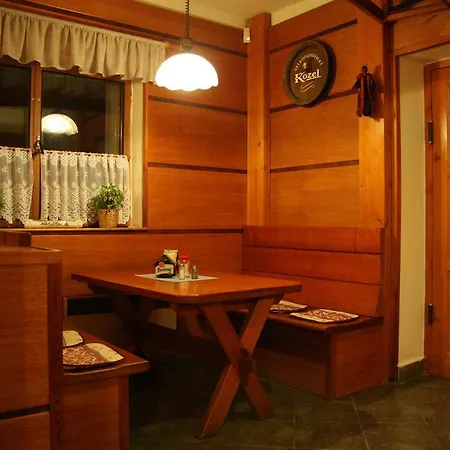 فندق Hotel Certova Chata 3*